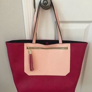 Neiman Marcus Bags - Oversized Tote Bag Neiman Marcus Bags - Oversized Tote Bag